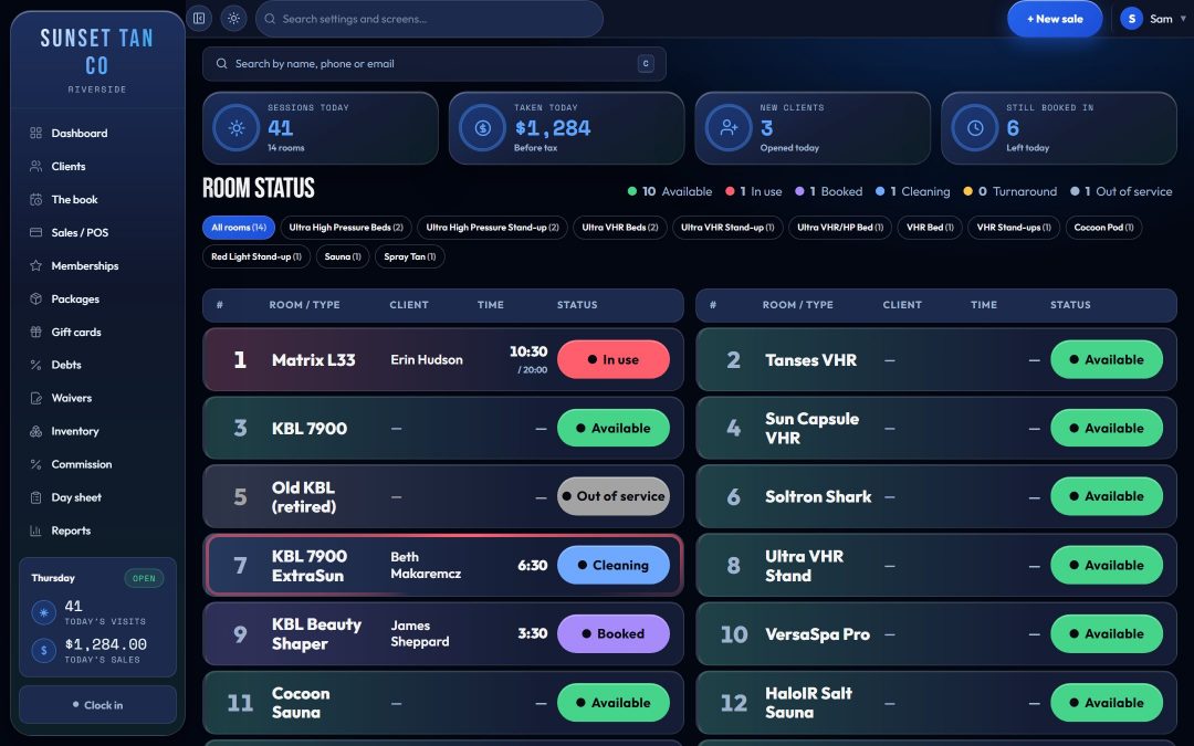 The TanVision room status table: every room with its number, kind, client, time left and a solid status tag.